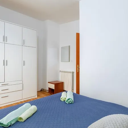 Lora Apartment *