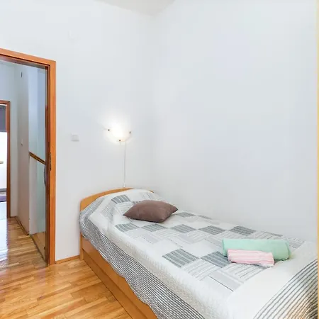 Lora Apartment Pula
