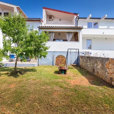 Lora Apartman Póla