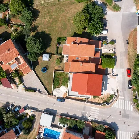 Lora Apartman