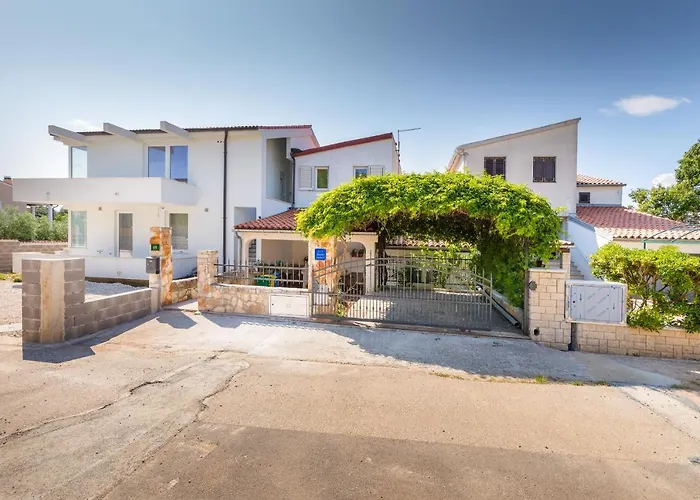 Lora Διαμέρισμα *