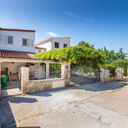 Lora Apartament *