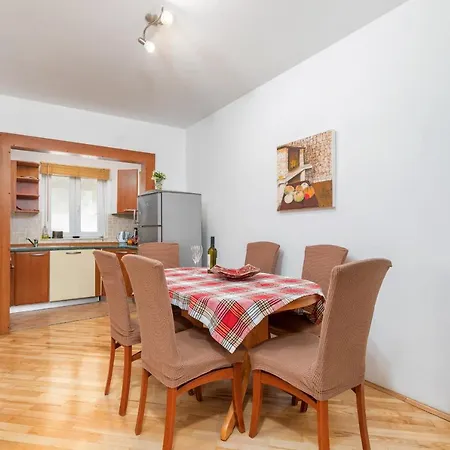 Apartamento Lora *
